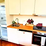 Apartamento New Alps View Design Flat - Free Parking, Quiet, Hospital & Center