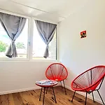New Alps View Design Flat - Free Parking, Quiet, Hospital & Center Apartamento *