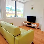 New Alps View Design Flat - Free Parking, Quiet, Hospital & Center Apartamento
