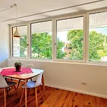 New Alps View Design Flat - Free Parking, Quiet, Hospital & Center Apartamento