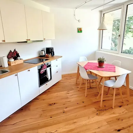 New Alps View Design Flat - Free Parking, Quiet, Hospital & Center アパート トレント