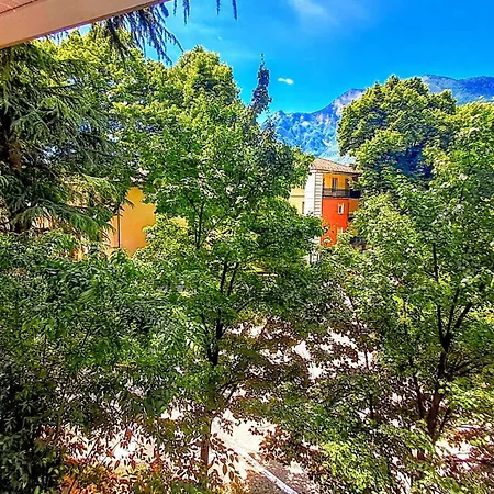 New Alps View Design Flat - Free Parking, Quiet, Hospital & Center Apartment *