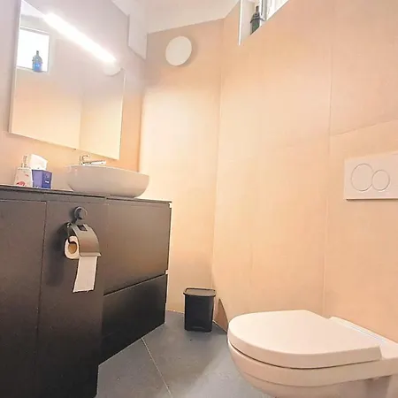 New -aria Condizionata Parcheggio Privato- Vicinissimo All'ospedale E Al Centro -immerso Nel In Zona Residenziale Esclusiva- * 特伦托
