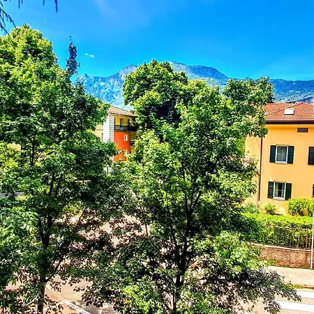 Apartment New Alps View Design Flat - Free Parking, Quiet, Hospital & Center