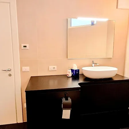 New Alps View Design Flat - Free Parking, Quiet, Hospital & Center アパート トレント