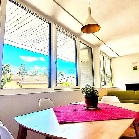 Apartment New Alps View Design Flat - Free Parking, Quiet, Hospital & Center