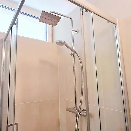 New -aria Condizionata Parcheggio Privato- Vicinissimo All'ospedale E Al Centro -immerso Nel In Zona Residenziale Esclusiva- *