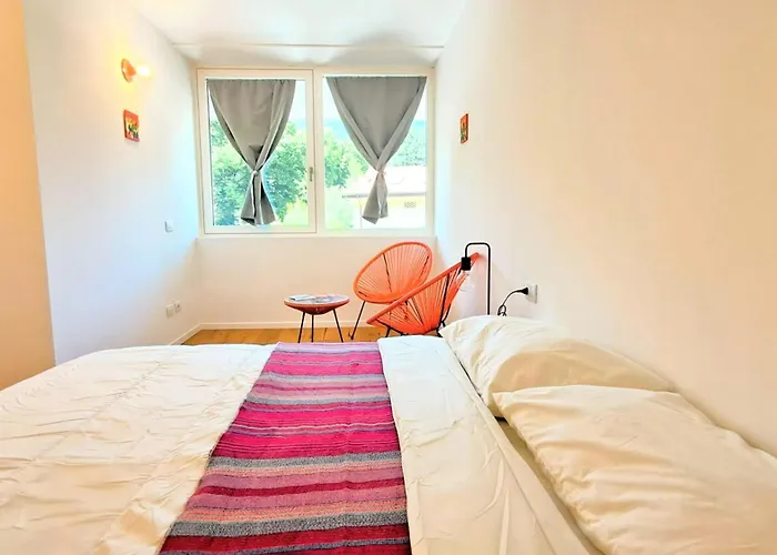 公寓 New Alps View Design Flat - Free Parking, Quiet, Hospital & Center