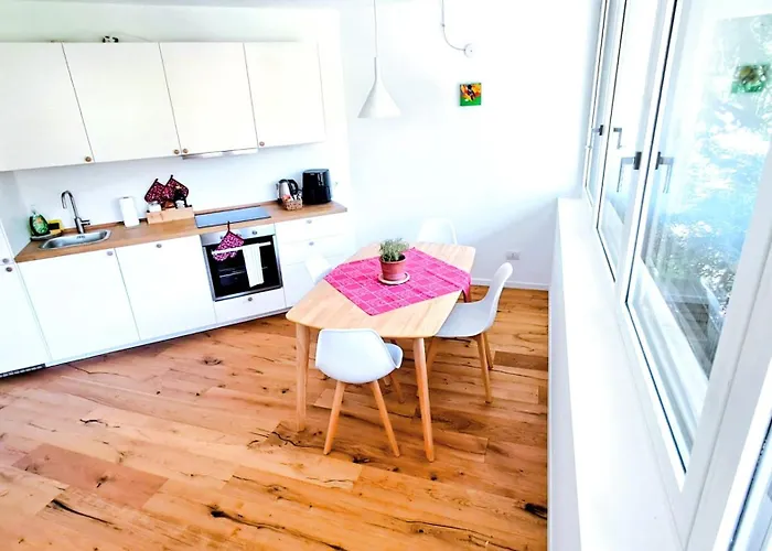 公寓 New Alps View Design Flat - Free Parking, Quiet, Hospital & Center *