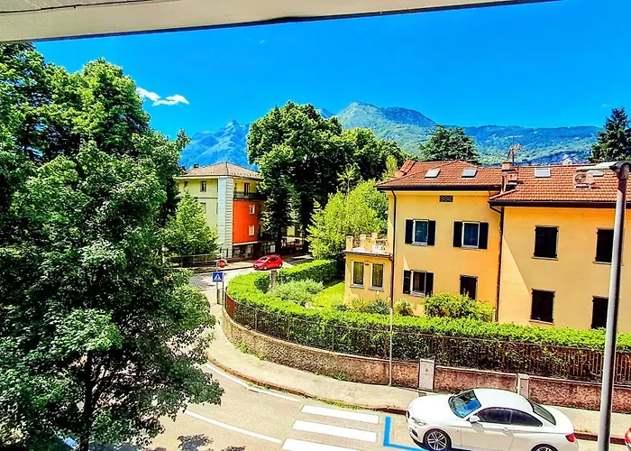 Apartamento New Alps View Design Flat - Free Parking, Quiet, Hospital & Center *