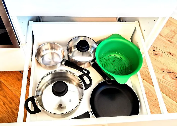 New Alps View Design Flat - Free Parking, Quiet, Hospital & Center 公寓