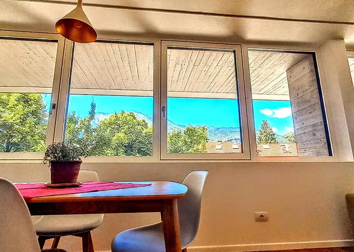 New Alps View Design Flat - Free Parking, Quiet, Hospital & Center *