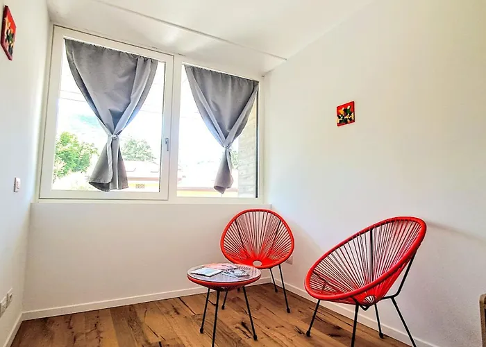 New Alps View Design Flat - Free Parking, Quiet, Hospital & Center Apartamento *