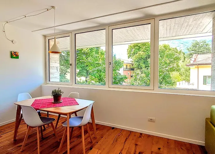 New Alps View Design Flat - Free Parking, Quiet, Hospital & Center 公寓