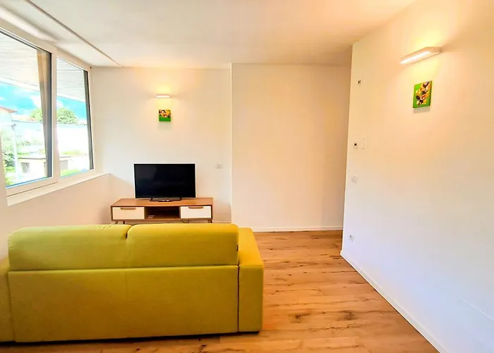 公寓 New Alps View Design Flat - Free Parking, Quiet, Hospital & Center